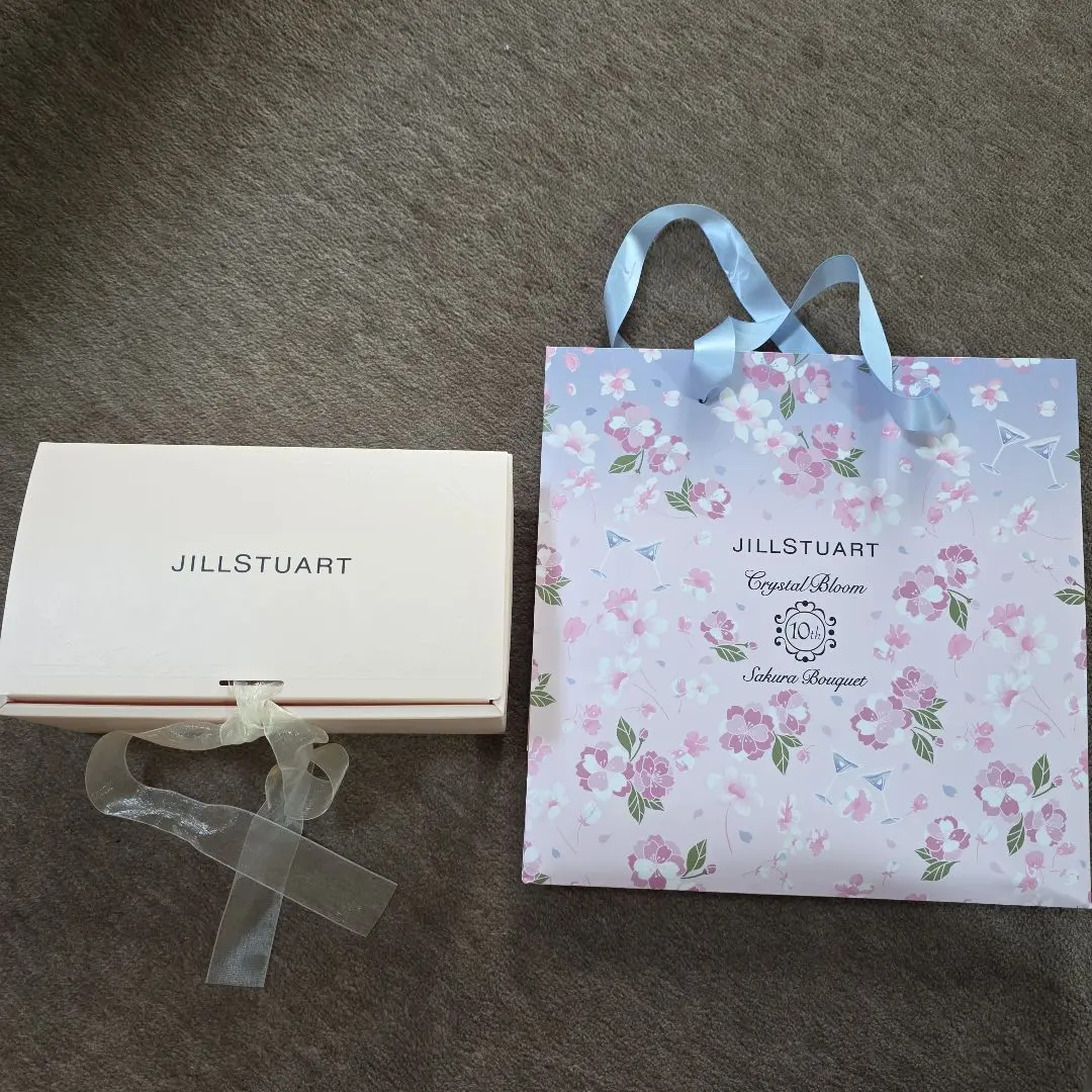 Thumbnail of JILLSTUART Gift Box