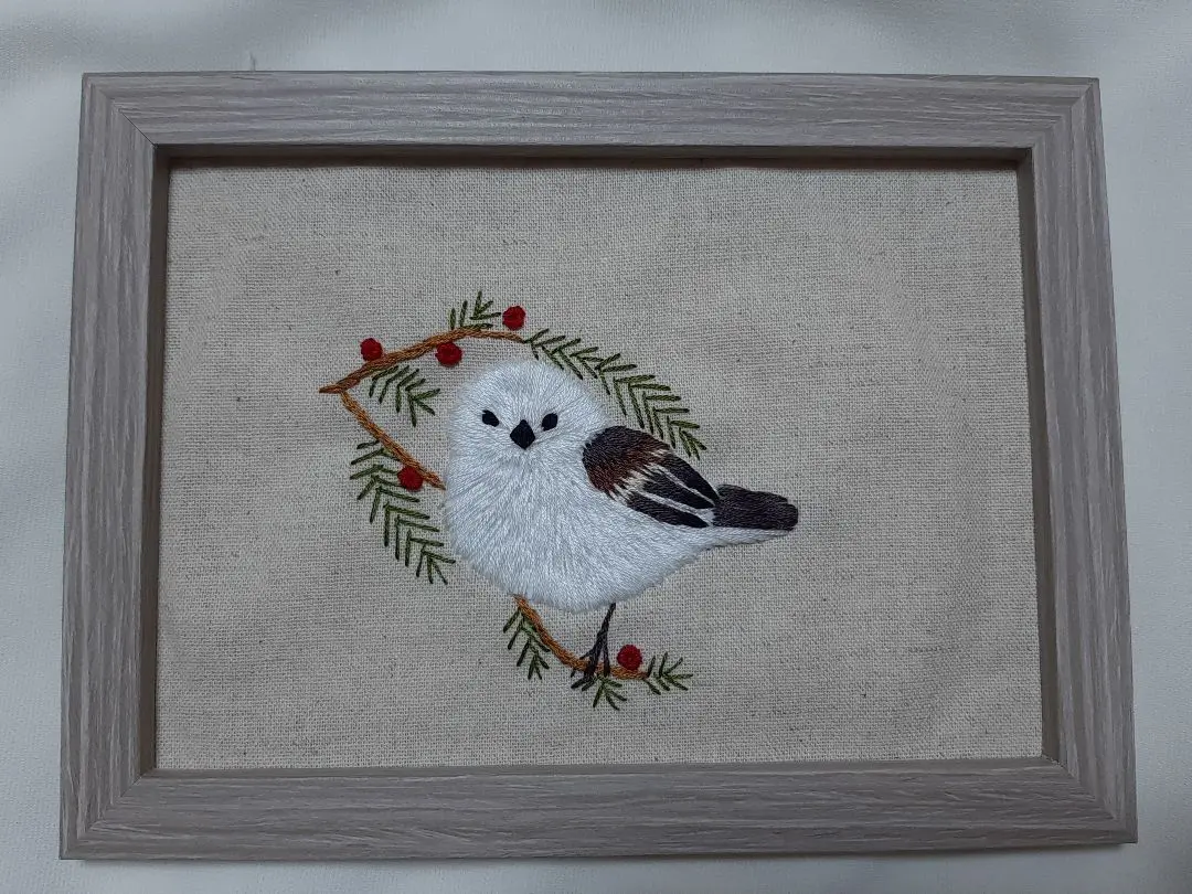 【No.282】シマエナガと花の刺繍フレーム他2点 No.282】シマエナガと花の刺繍フレーム - メルカリ