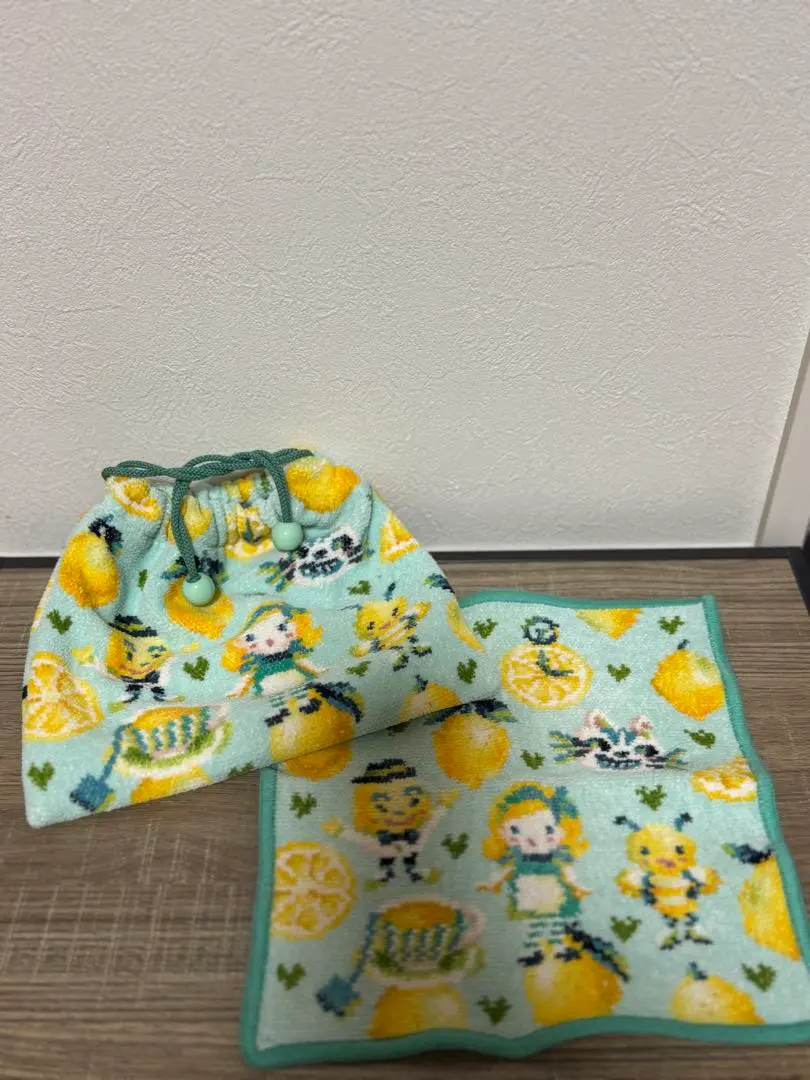 新品未使用　ラブラリー　フェイラー　カレルチャペック　アリス　巾着　ポーチ 定価以下ラブラリー バイ フェイラー カレルチャペック レモン