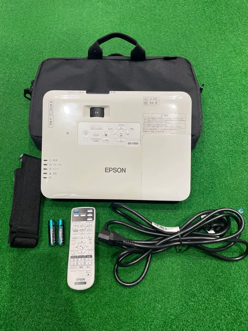 EPSON EB-1795F プロジェクター 付属品多セット EPSON EB-1795F プロジェクター 付属品多セット