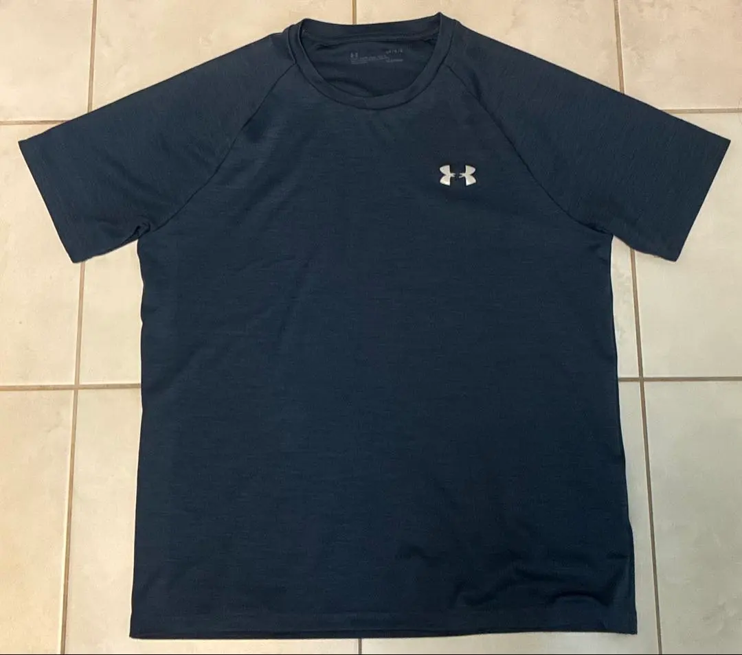 安德瑪 T恤 短袖 尺寸L 的縮圖