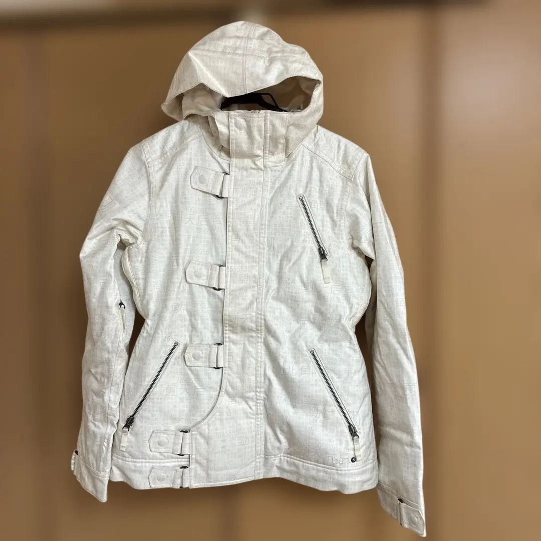 Thumbnail of White mountain parka with hood