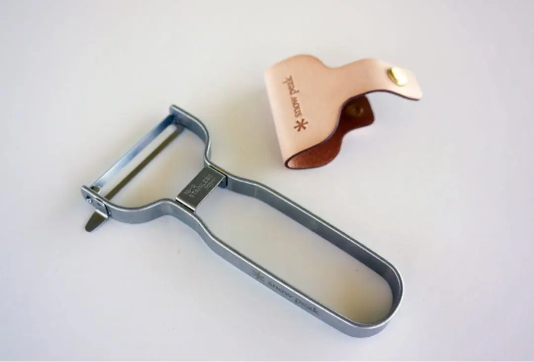 【値引きアリ】スノーピーク　ステンレスピーラー　牛革ケース付【非売品】二つで 値引きアリ】スノーピークステンレスピーラー牛革ケース付
