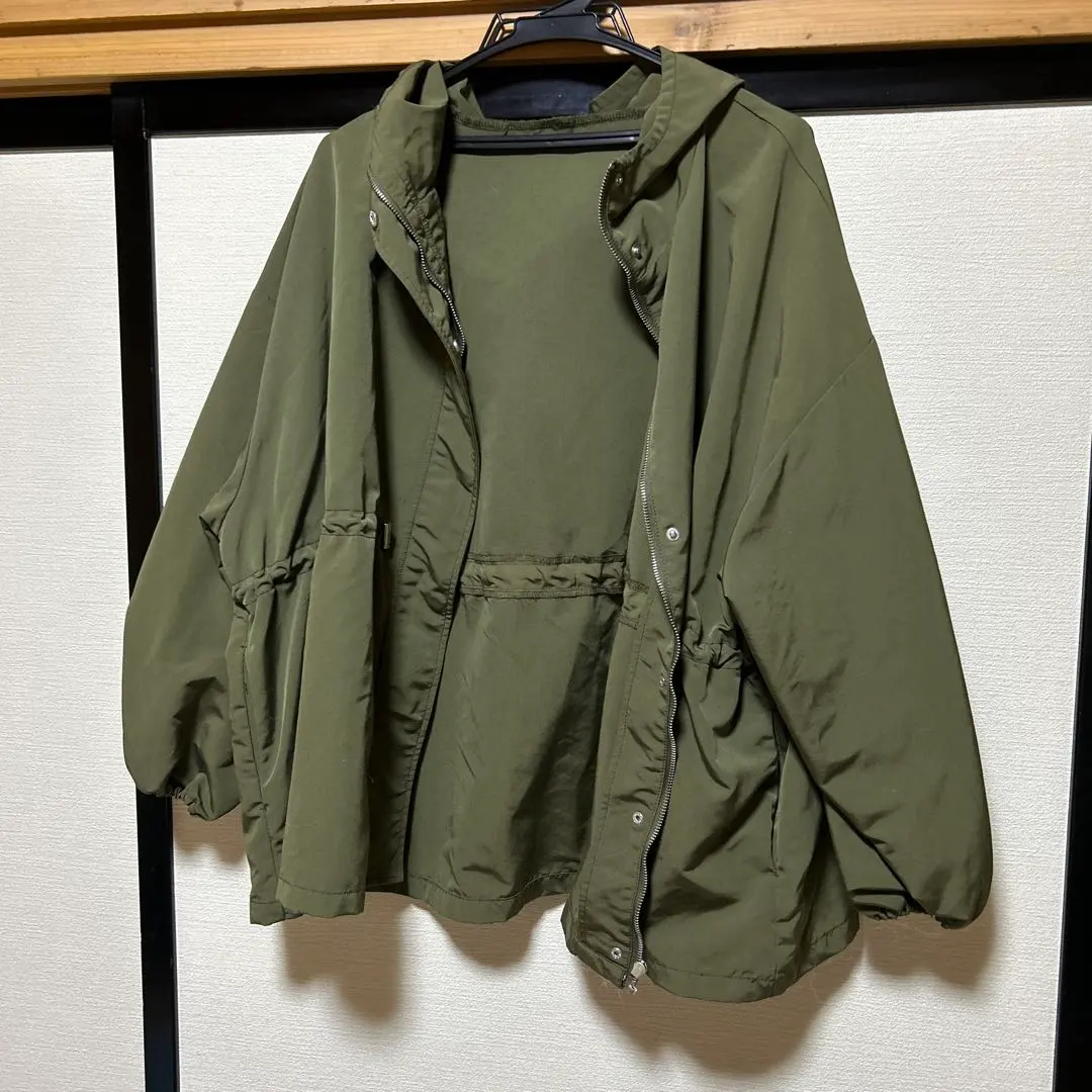 Thumbnail of Olive green hooded mountain parka