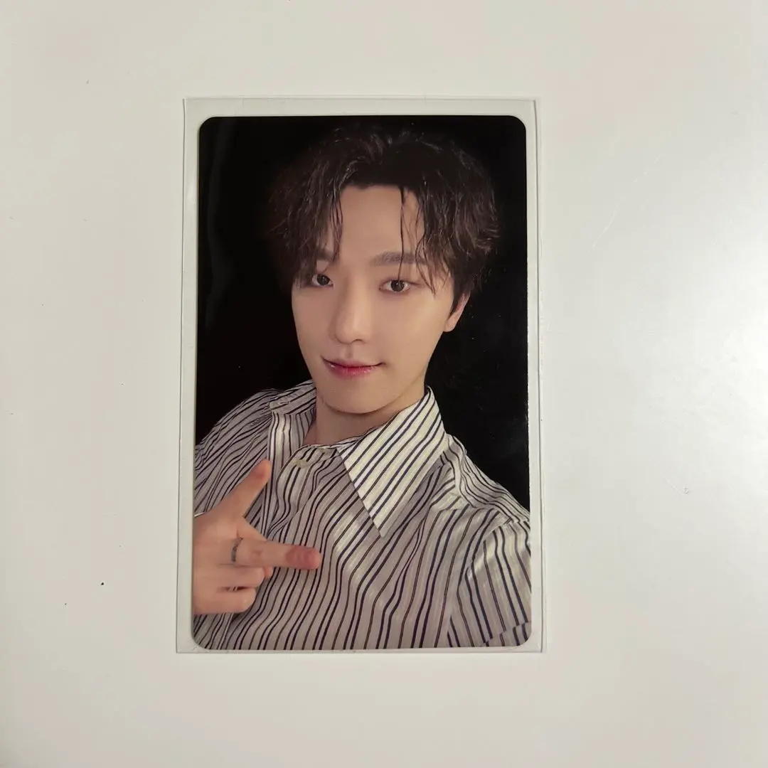 Thumbnail of Dino (Seventeen) Lucky Draw Trading Card