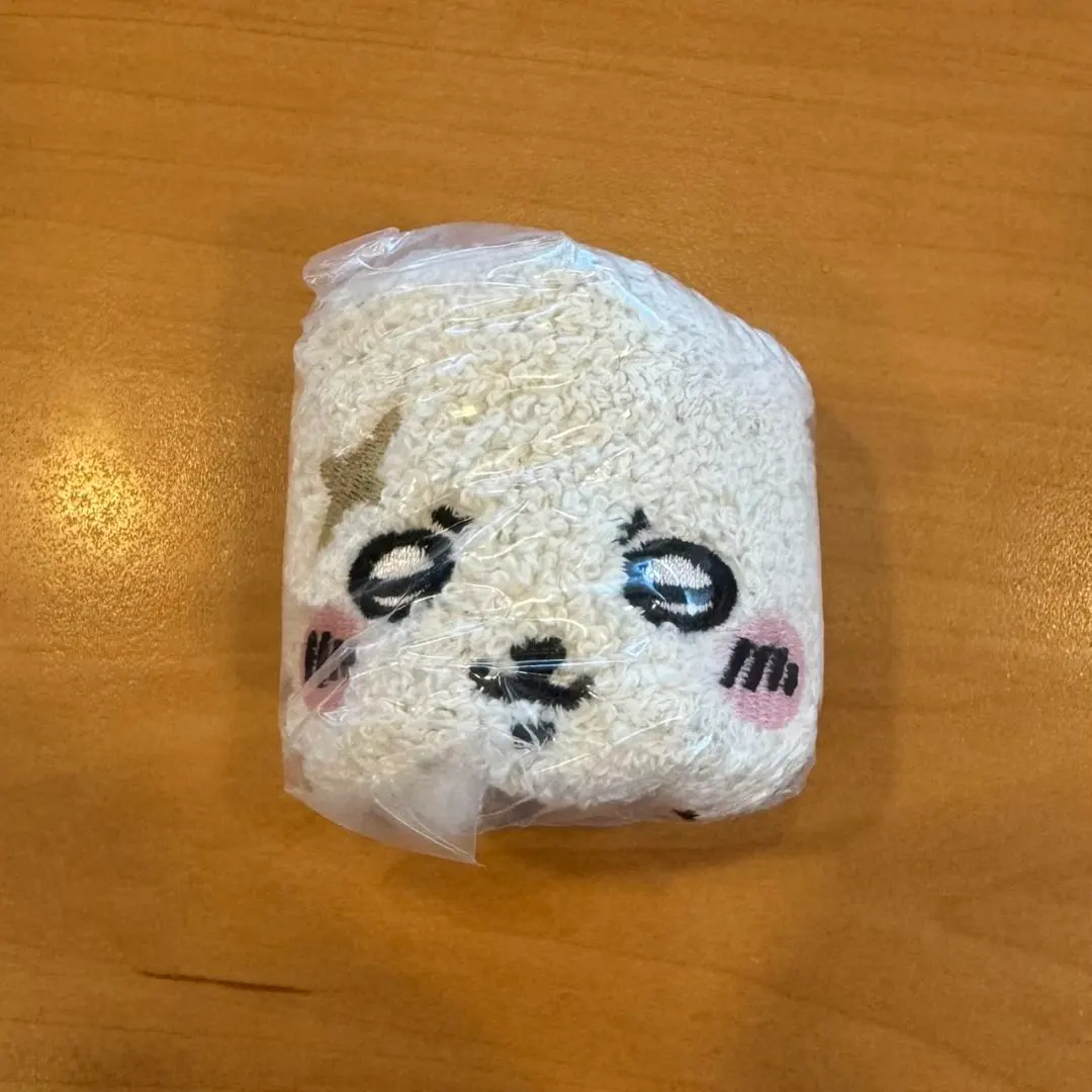 吉伊卡哇 毛茸茸收納包2 水獺 的縮圖