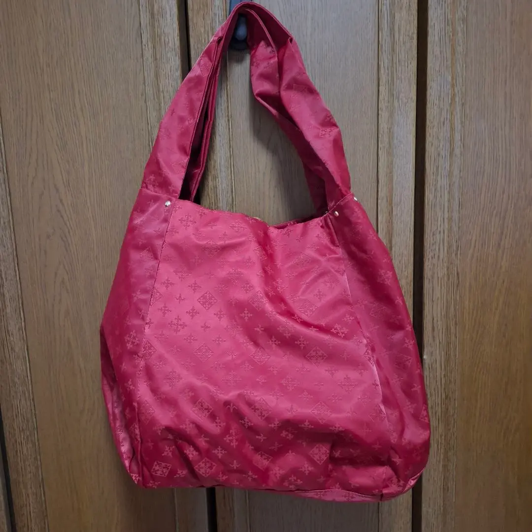 Thumbnail of russet tote bag with outer zipper pocket, red, Christmas