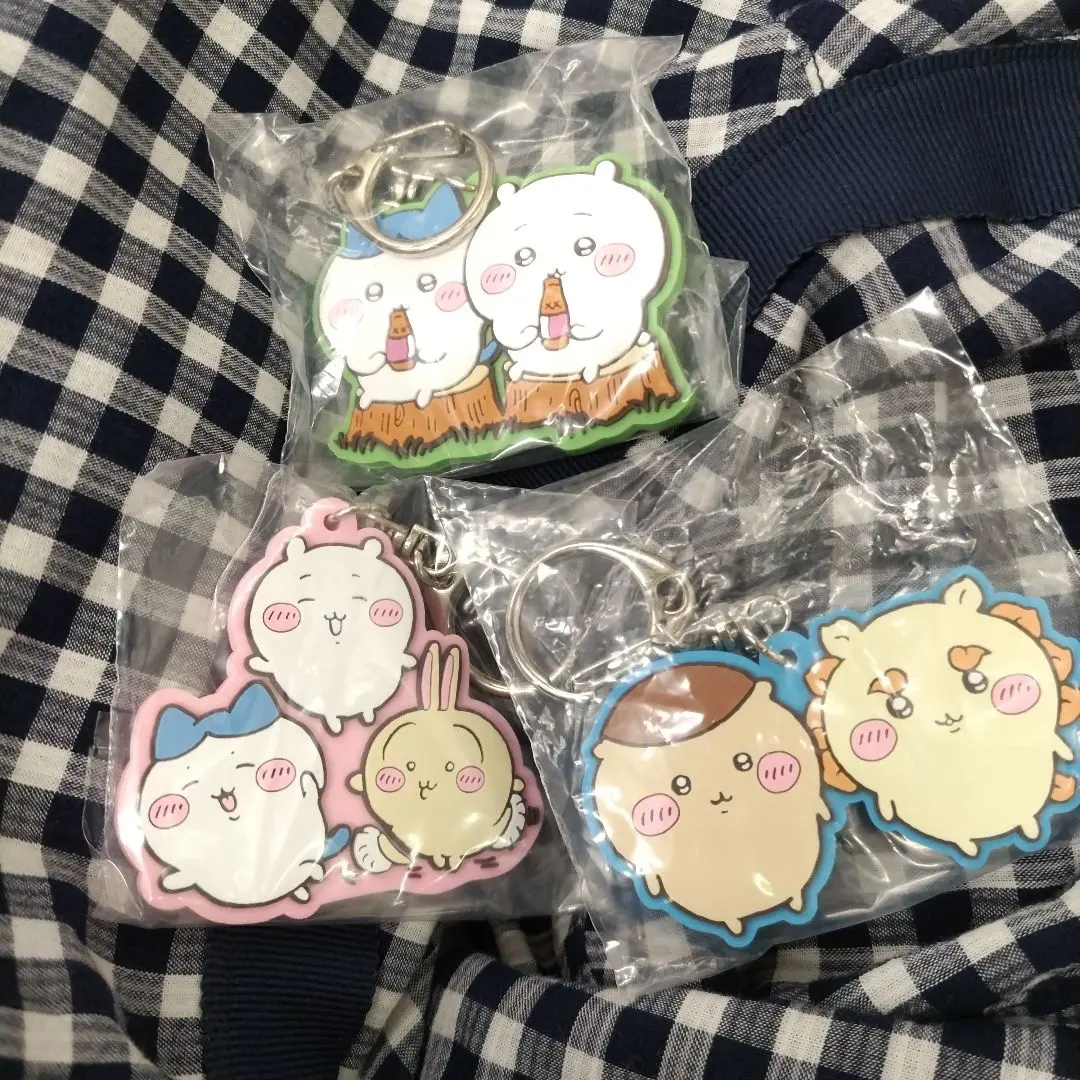 Thumbnail of Chikawa Rubber Keyholder Hachiware Usagi Kurimanju Shisa Gacha