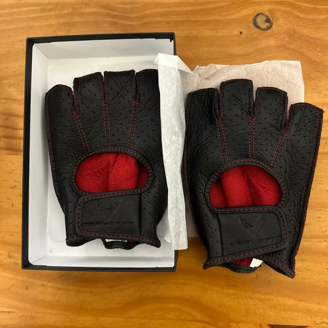 新品コルベットCORVETTE DRIVING GLOVE（Lサイズ) CORVETTE DRIVING GLOVE | CHEVROLET COLLECTION