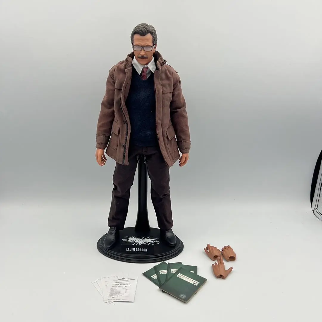 美品　HOTTOYS ジムゴードン ムービー・マスターピース】『ダークナイト』1／6スケール