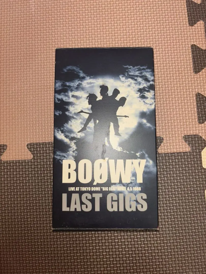貴重‼️解散BOOWY VHSビデオ 歌詞カード付き 貴重‼️解散BOOWY VHSビデオ 歌詞カード付き