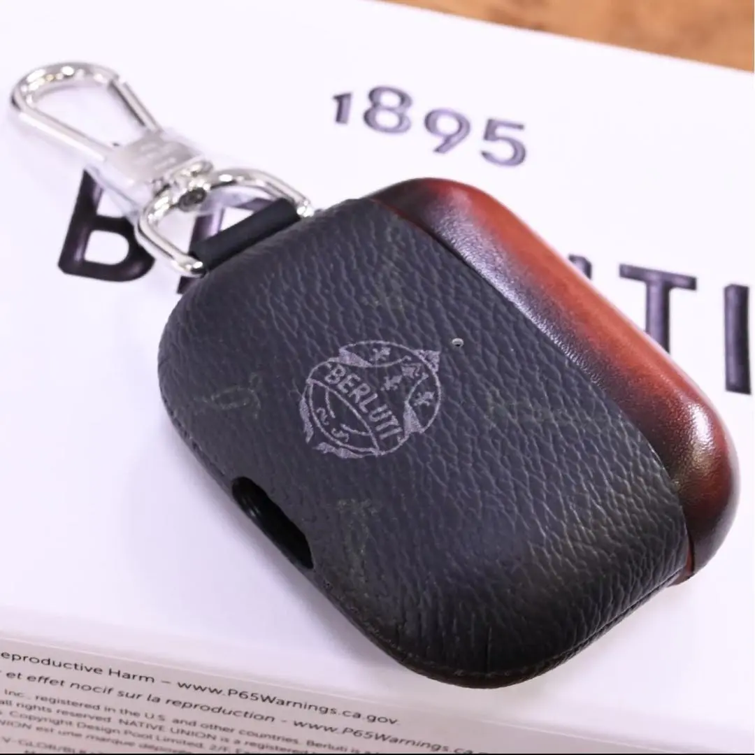 Berluti ベルルッティ　AirPodsケース　イヤホン　イヤフォン　レザー スクリットレザー AirPods Proケース | ベルルッティ JP