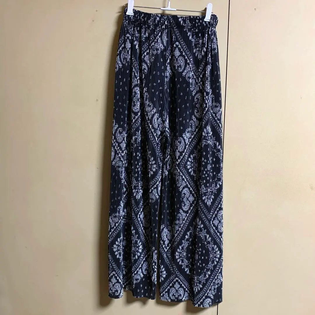 Thumbnail of Shu Shu Paisley Pattern Black and White Monotone Pleated Wide Pants M