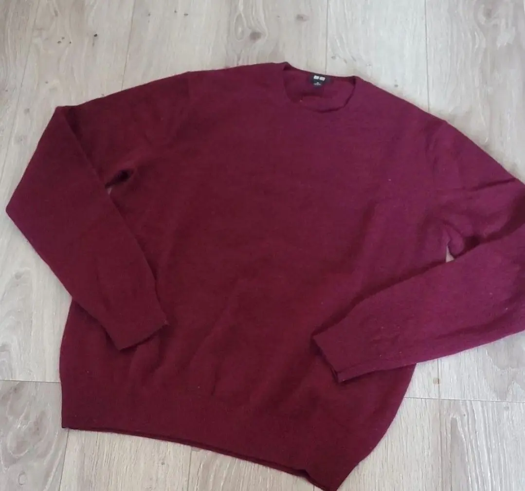 Thumbnail of Excellent condition UNIQLO sweater, 100% cashmere, solid color, crew neck, thick knit