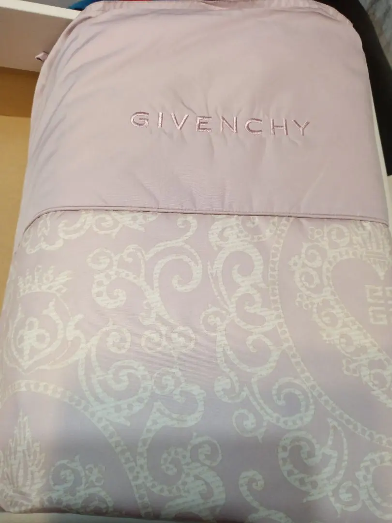 本日のみ⭐GIVENCHY⭐羽毛肌掛け2枚組セット 2025年最新】Givenchy 掛け布団の人気アイテム - メルカリ
