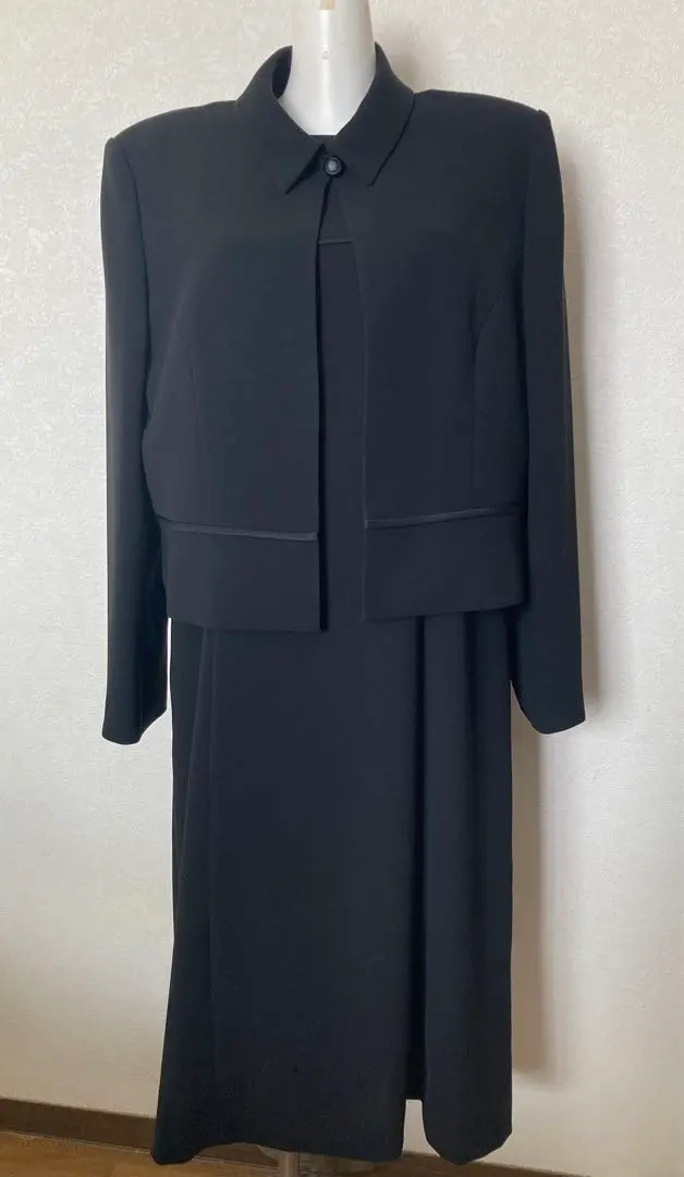 Thumbnail of Beautiful Condition!! STAGE LOVE Black Dress & Jacket Set