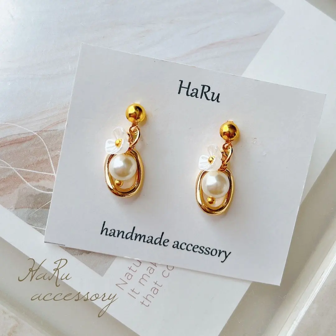 Thumbnail of 【Y42】Small Flower x Pearl Gold Earrings or Earring