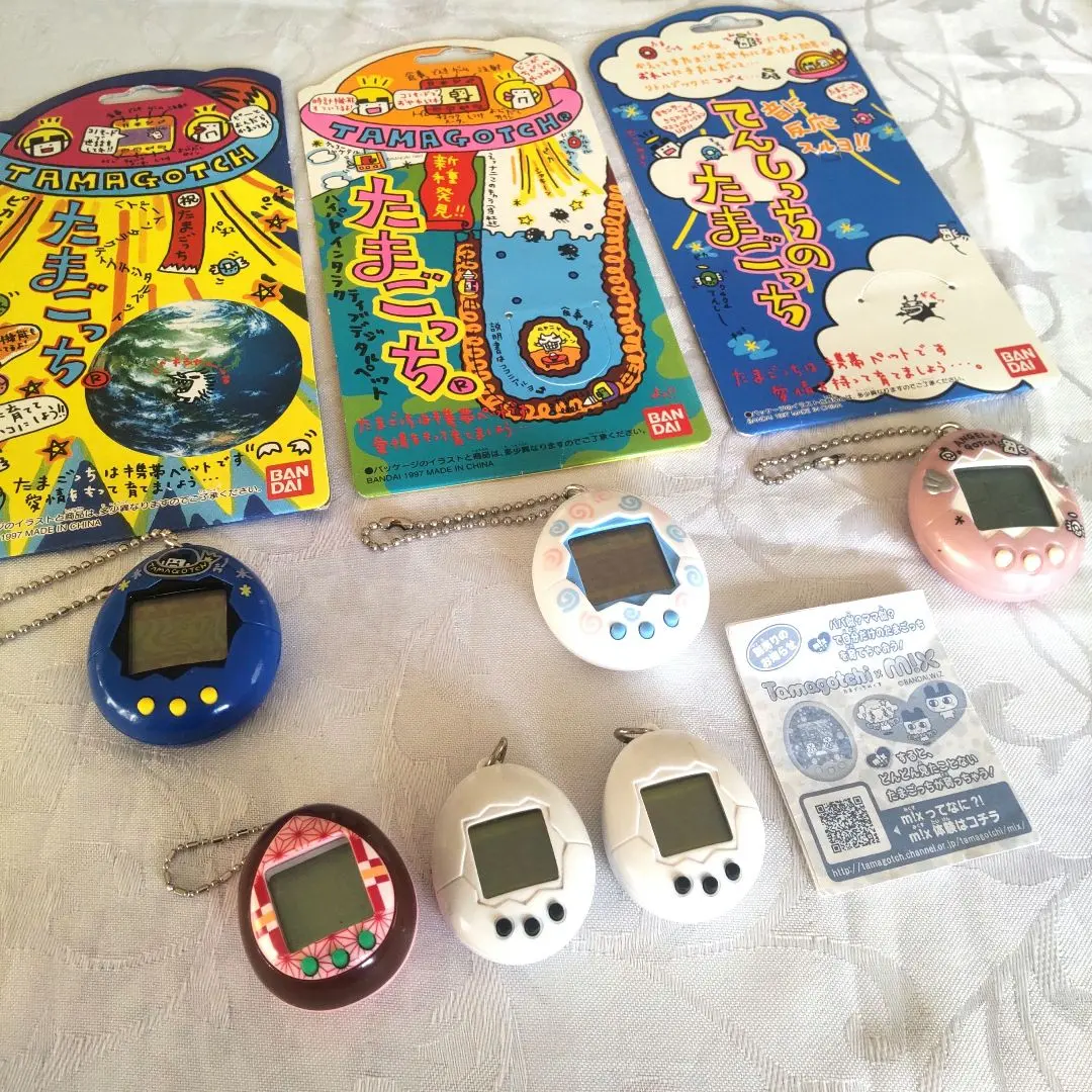 Thumbnail of 【Confirmed Working】Set of 6 Tamagotchi by Bandai, with 1 instruction manual included.