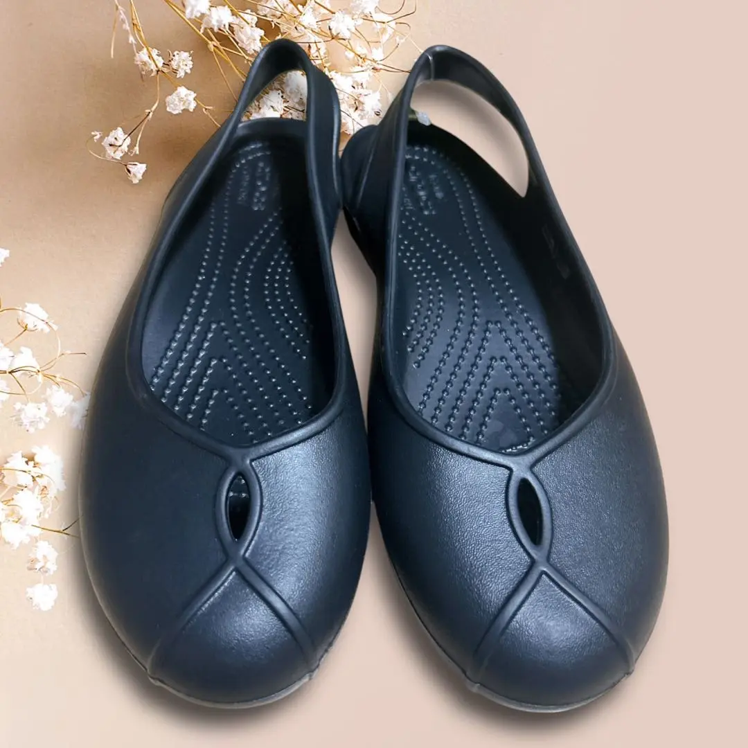 【新品】crocs クロックス オリビア W8 24㎝ パンプスフラットシューズ 2025年最新】クロックス オリビアの人気アイテム - メルカリ