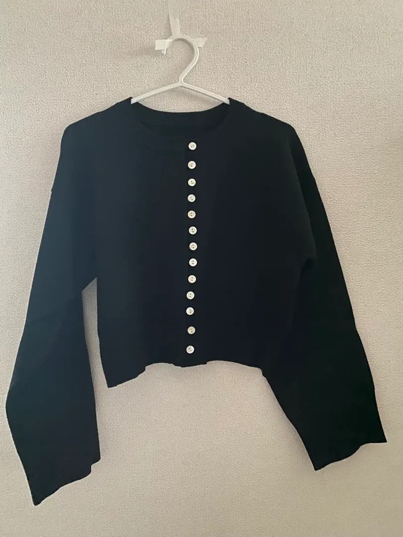 Thumbnail of Cardigan / Cropped / Black / Spring, Autumn, Winter