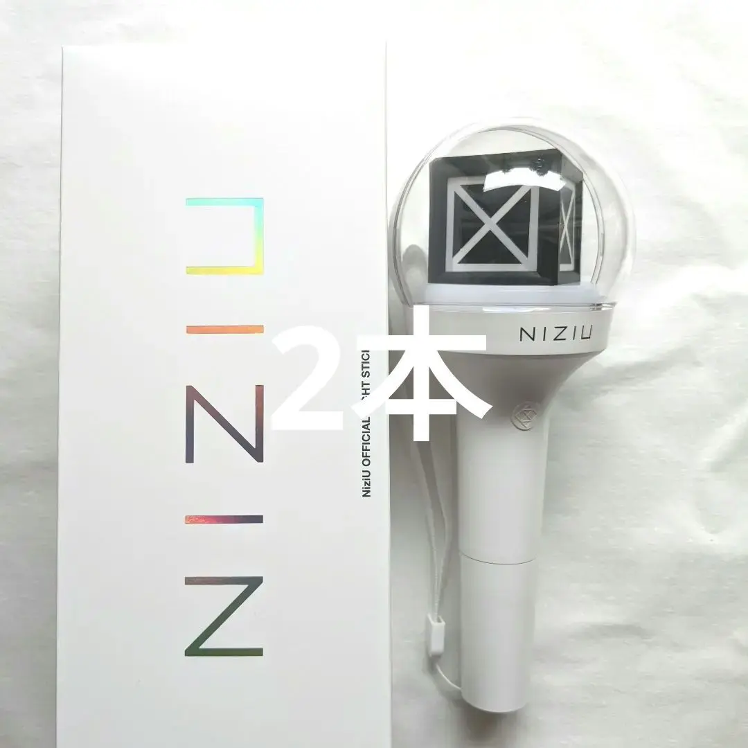 NiziU 公式ペンライト2本セット NiziU - NiziU 公式ペンライト 2個セット・おまけ付きの通販 by