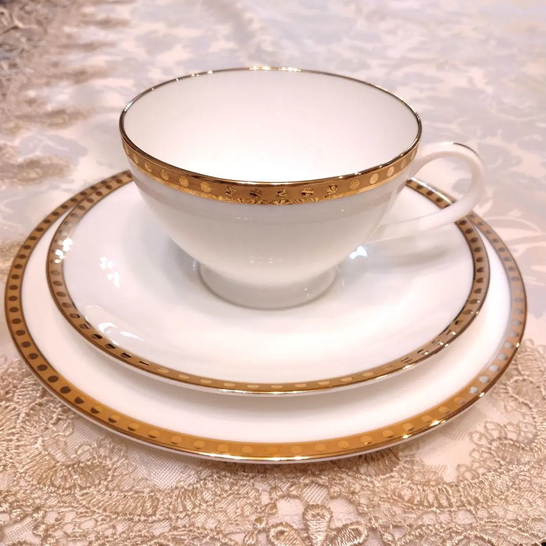 Thumbnail of Tiffany Gold Band Trio