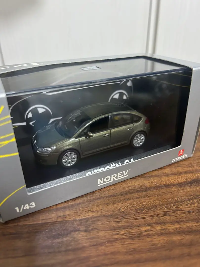 1/43 シトロエン / Citroën ë-C4 ライトブルー CITROËN Ë-C4 ELECTRIC｜シトロエン公式サイト