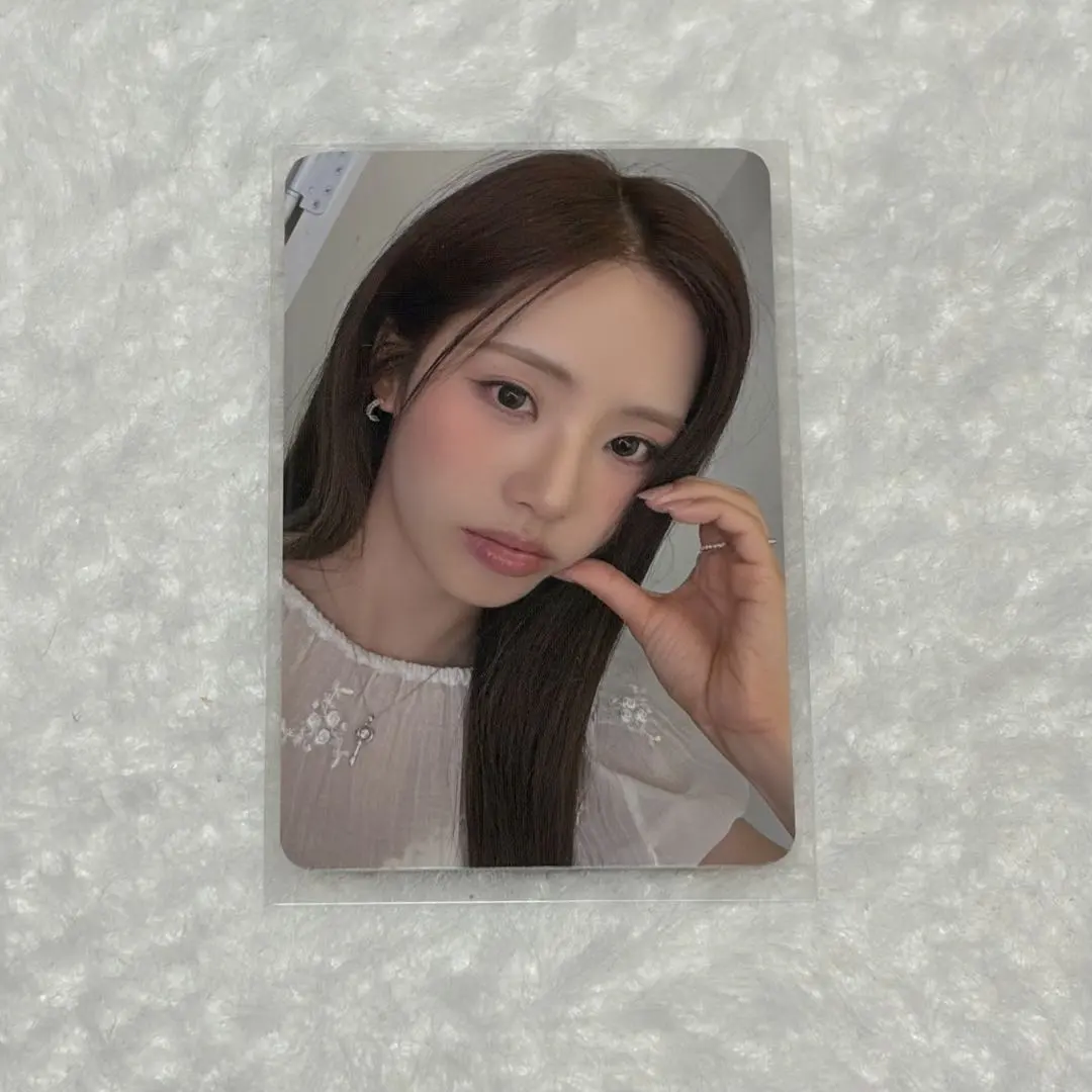 Thumbnail of fromis_9 NOW TOMORROW Trading Card - Jiwon