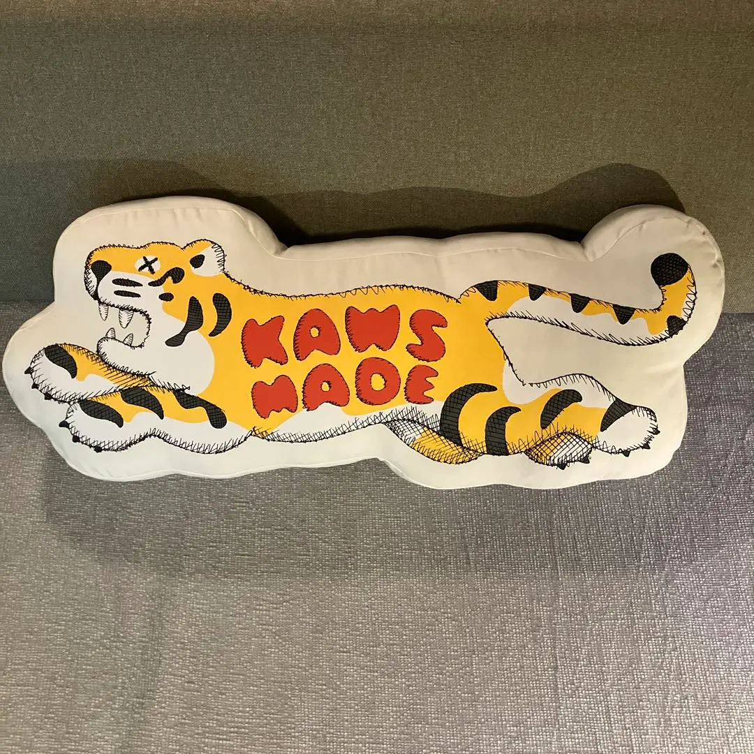 HUMANMADE✖️KAWSコラボ カモ クッション HUMAN MADE × KAWS (ヒューマンメイド×カウズ) / CUSHION KAWS
