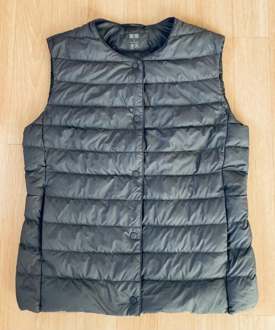 優衣庫 UNIQLO 特級輕羽絨 背心 的縮圖