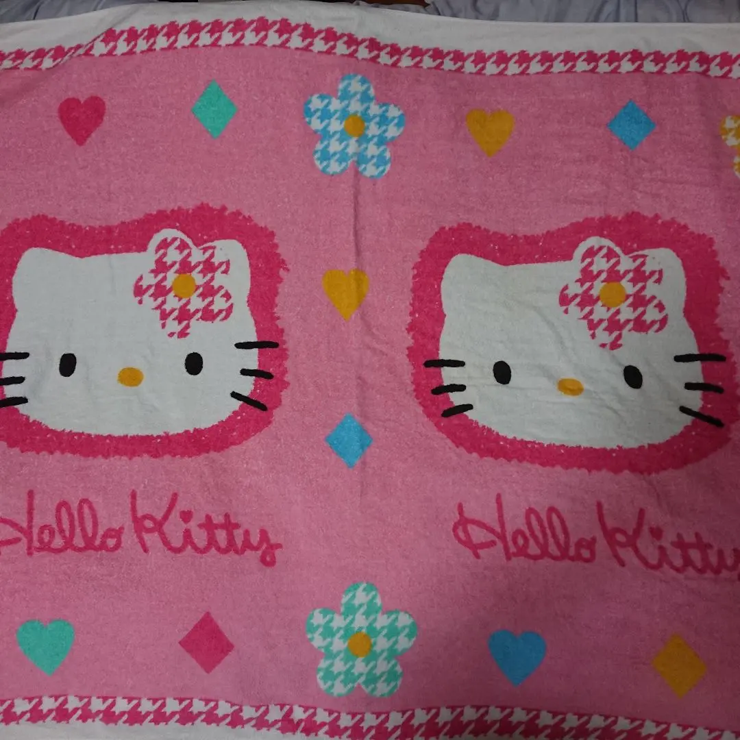 Thumbnail of Houndstooth Kitty Towel Blanket