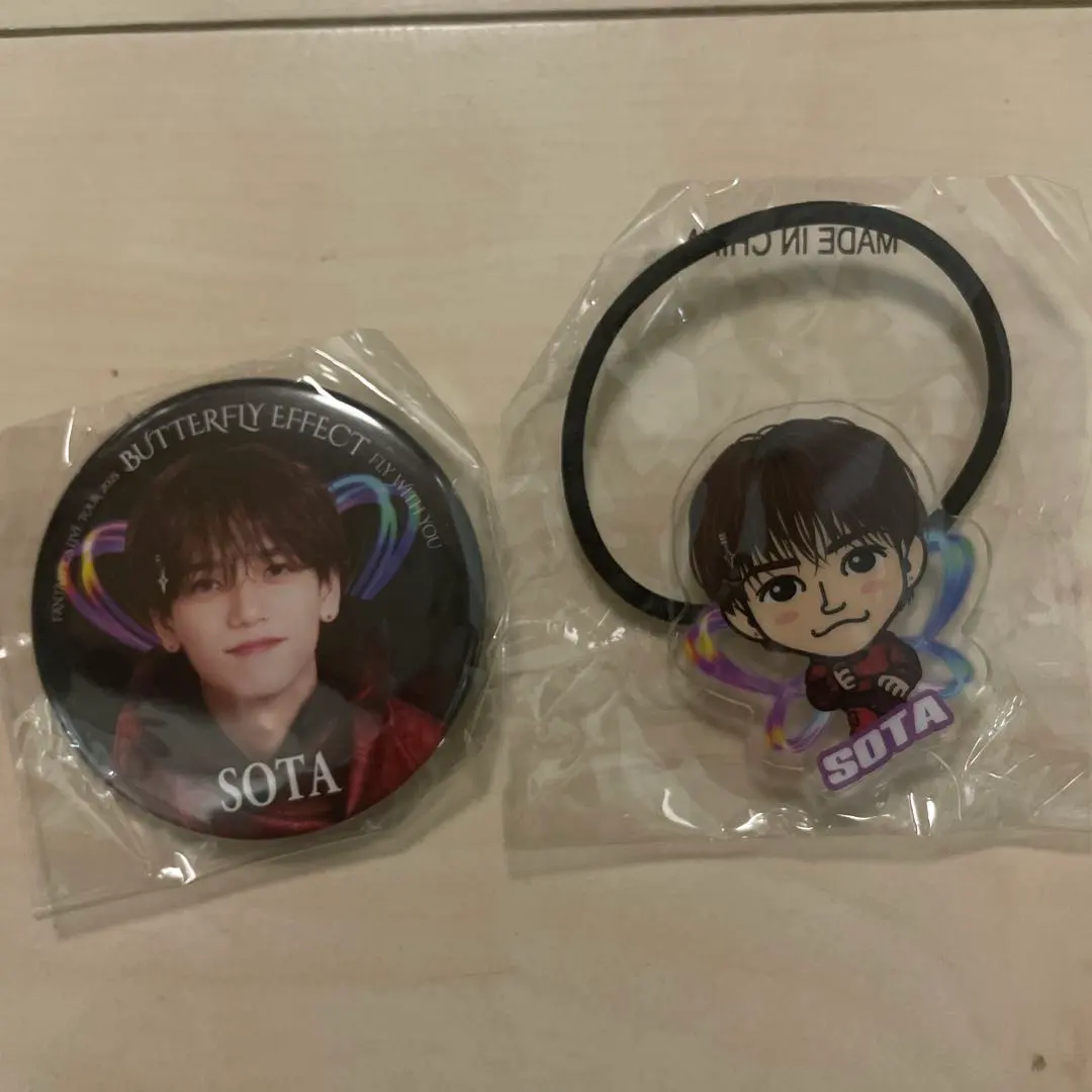 Thumbnail of Sota Nakajima FANTASTICS Can Badge & Hair Tie Set Capsule Gacha - New, Unused