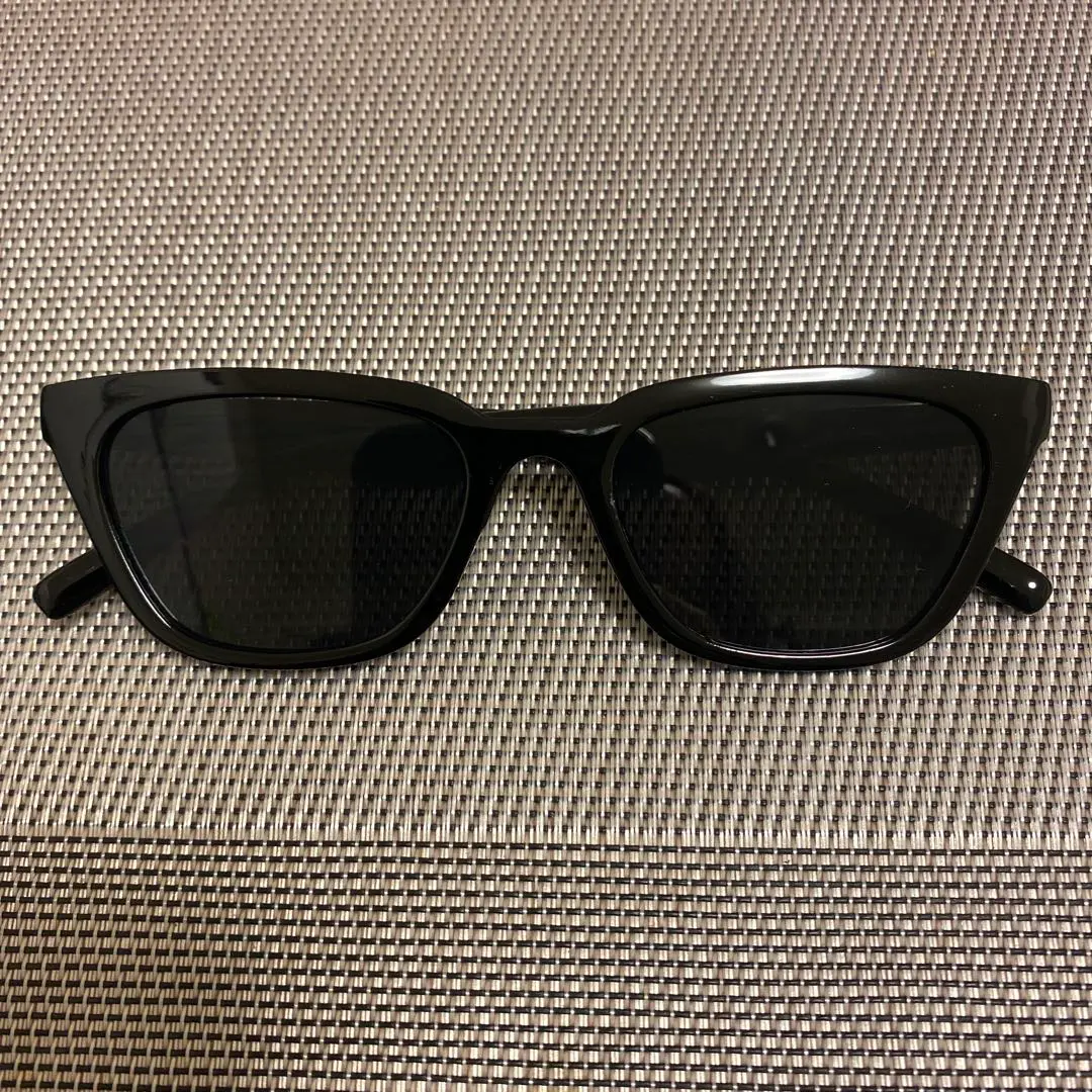 Thumbnail of Price Drop! Like New Y2K Cat Eye Sunglasses (Black)