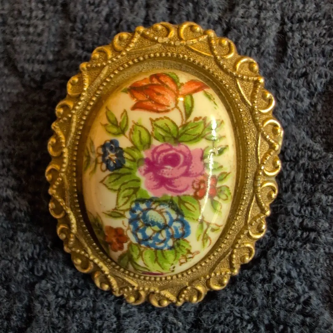 Thumbnail of Vintage-style floral enamel brooch
