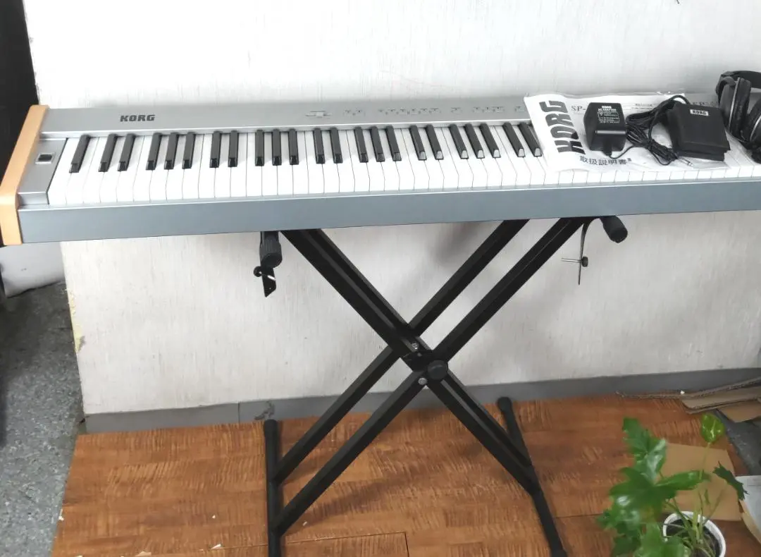 【最終値下げ】KORG SP-100 電子ピアノ 88鍵盤 スタンド＆椅子付き KORG コルグ SP-100 88鍵盤 電子ピアノ スタンド付 [ 買取/販売
