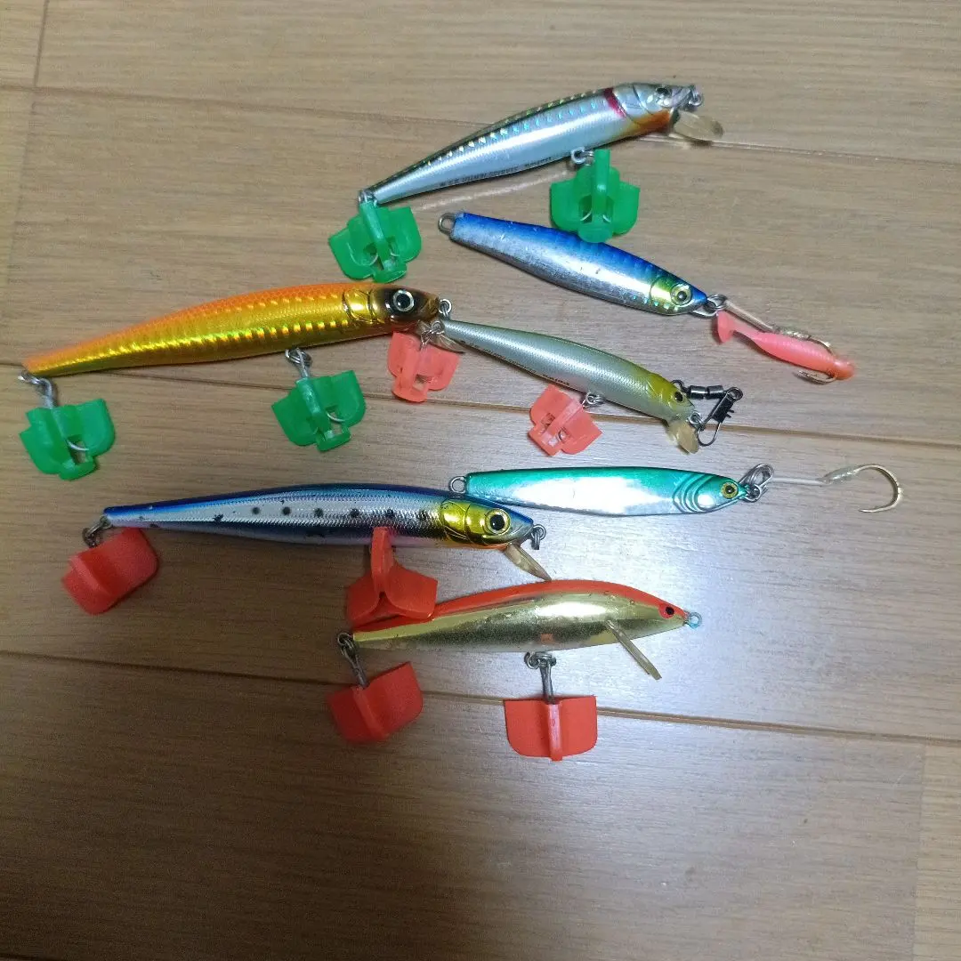 Thumbnail of Sea bass hard lures, set of 8, various colors, Daiwa