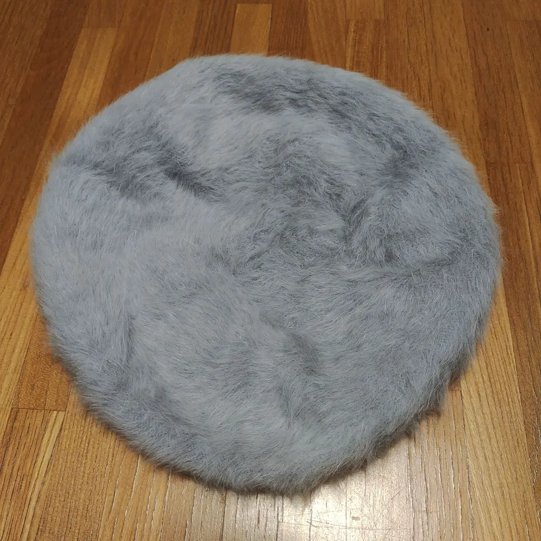Thumbnail of Gray fur beret, excellent condition