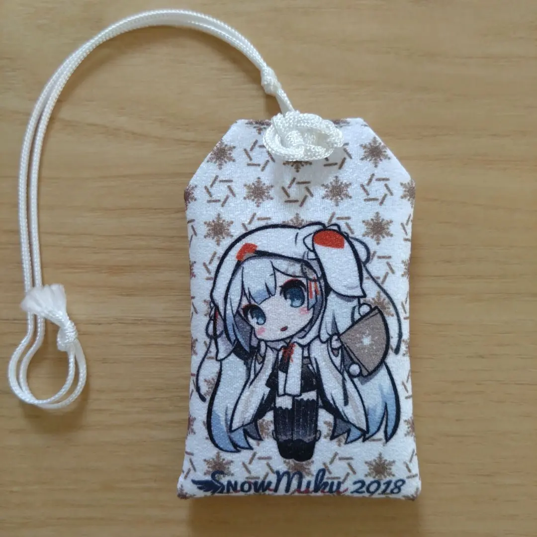 グッズ]SNOW MIKU 2021 お守り風チャーム | SNOW MIKU 2021