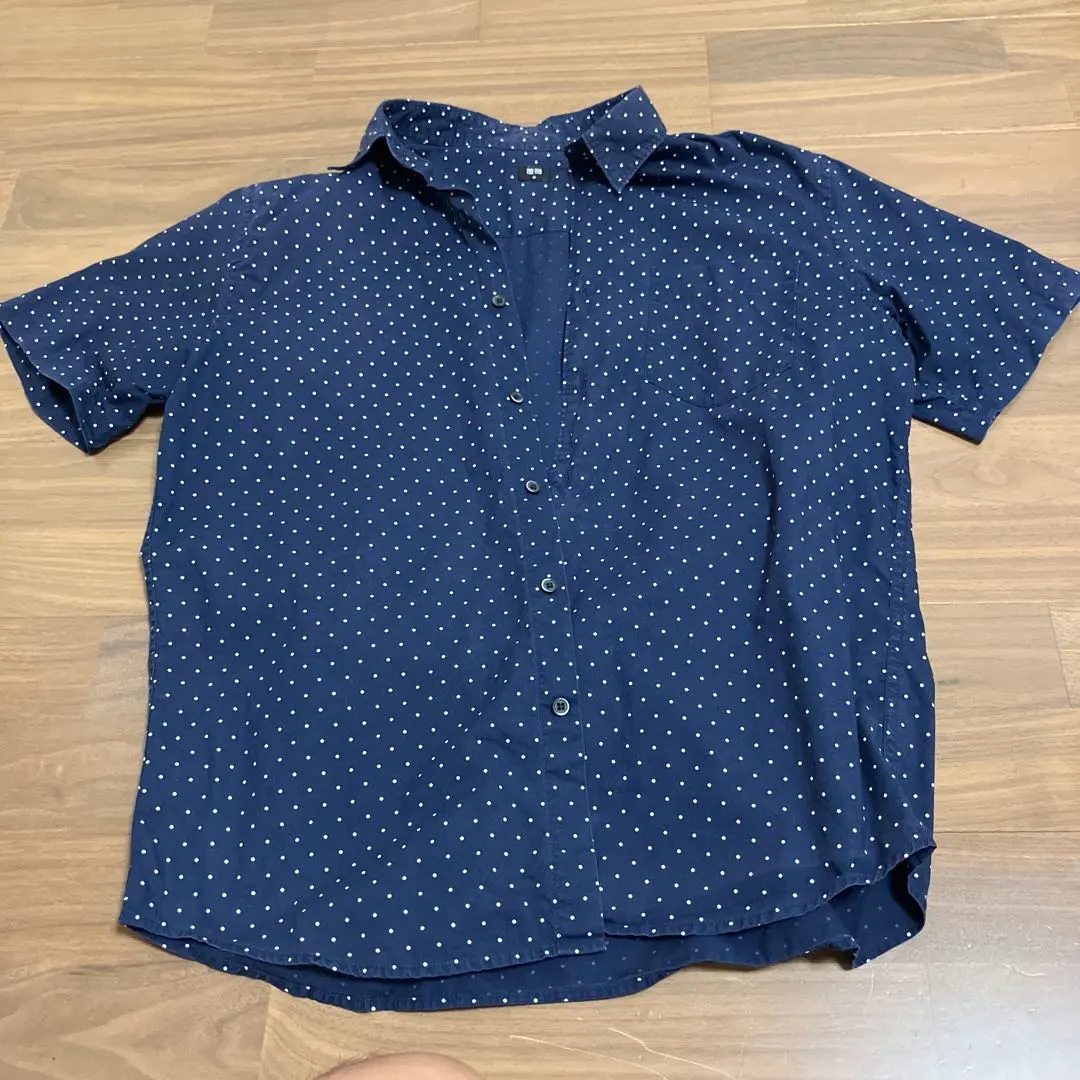 Thumbnail of UNIQLO Navy Dot Pattern Short Sleeve Shirt M