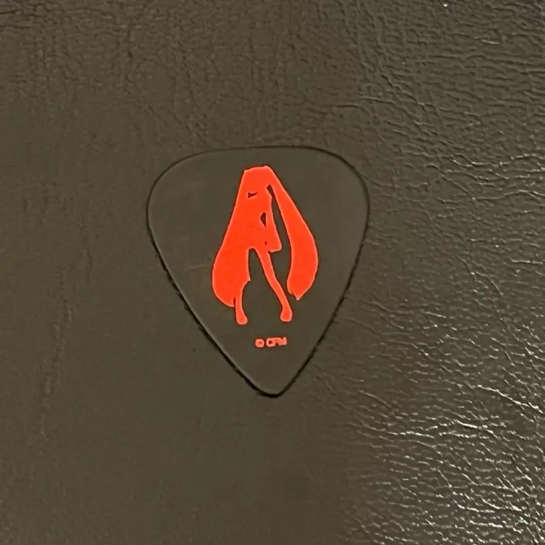 初音未來 匹克 吉他 貝斯 淚滴 紅色 的縮圖