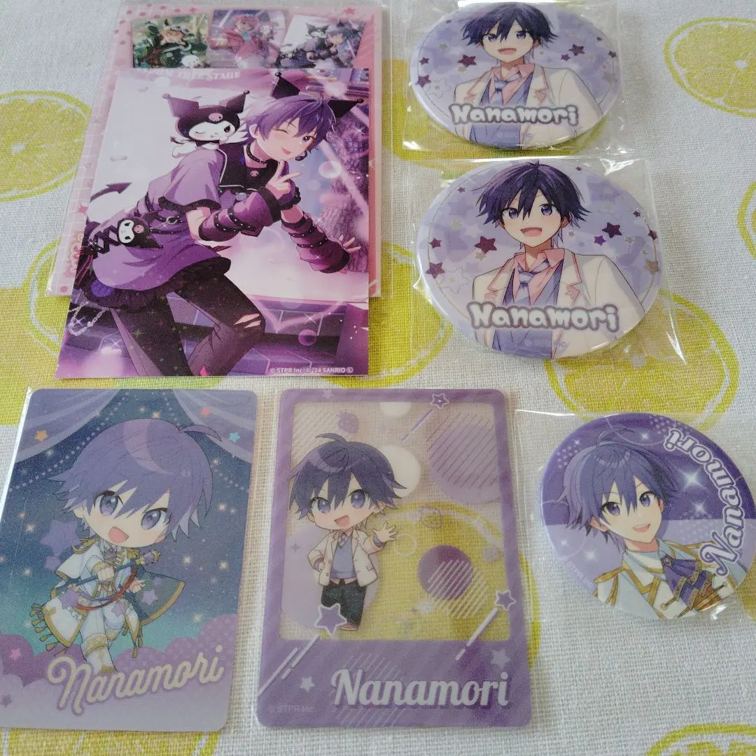 Thumbnail of Nanamori Can Badges, Set of 3, with Postcard
