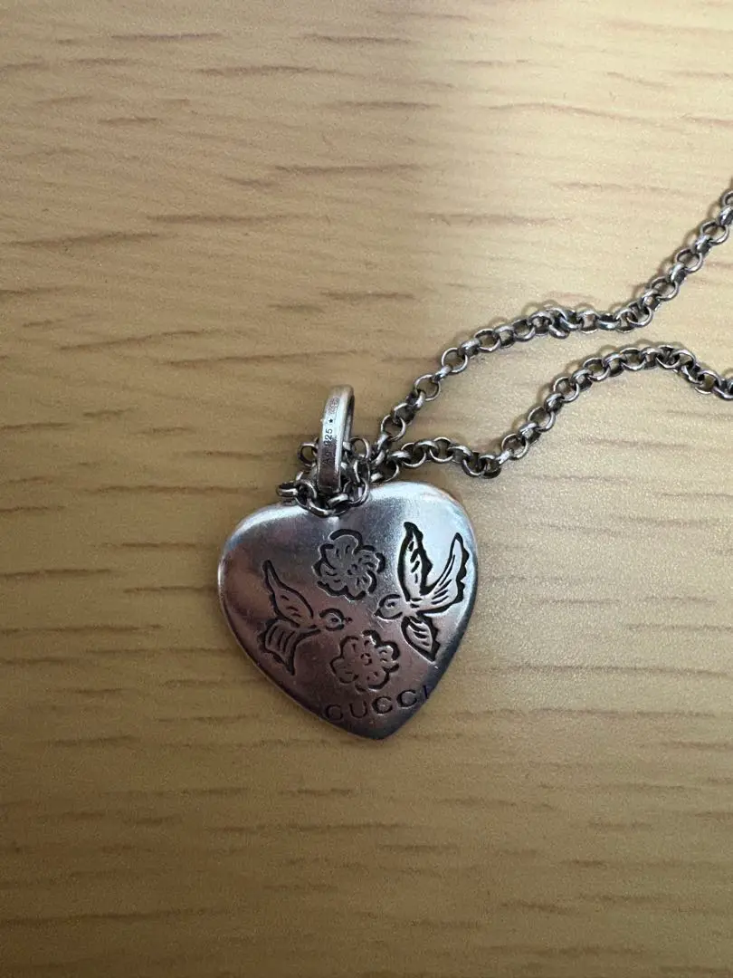 グッチ　blind for love ピアス　猫 グッチblind for love ピアス猫