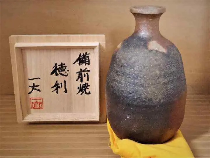 Thumbnail of Unused ★ Ohtono Dai (Teacher: Harada Juroku) ★ [Kiln-Changed] Bizen Tokkuri (Sake Bottle)