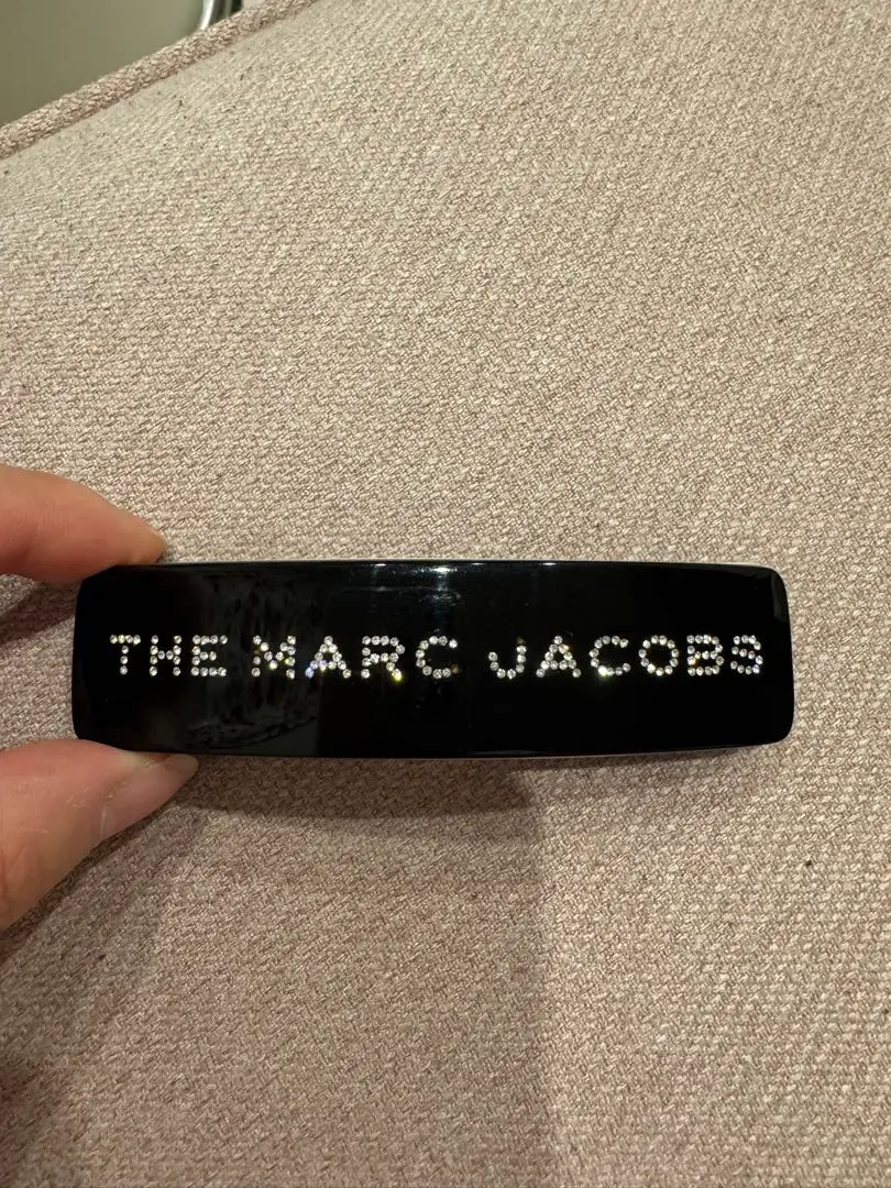 マークジェイコブス バレッタ MARC JACOBS（マークジェイコブス）の「THE BARRETTE/ザ