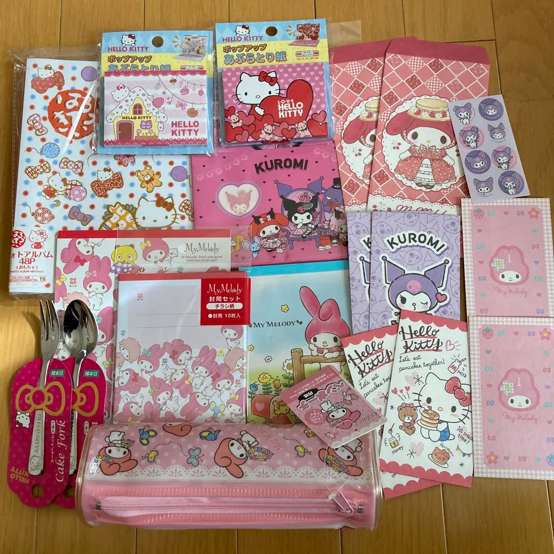 Thumbnail of Hello Kitty, My Melody, and Kuromi Stationery Set