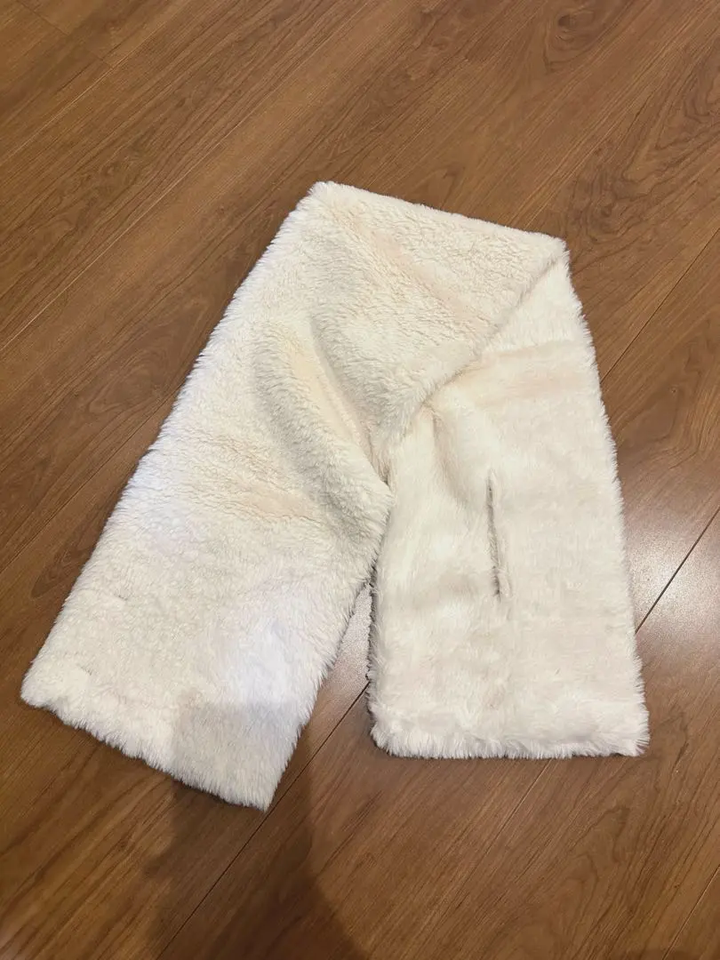 Thumbnail of VENICE EXCHANGE White Faux Fur Muffler