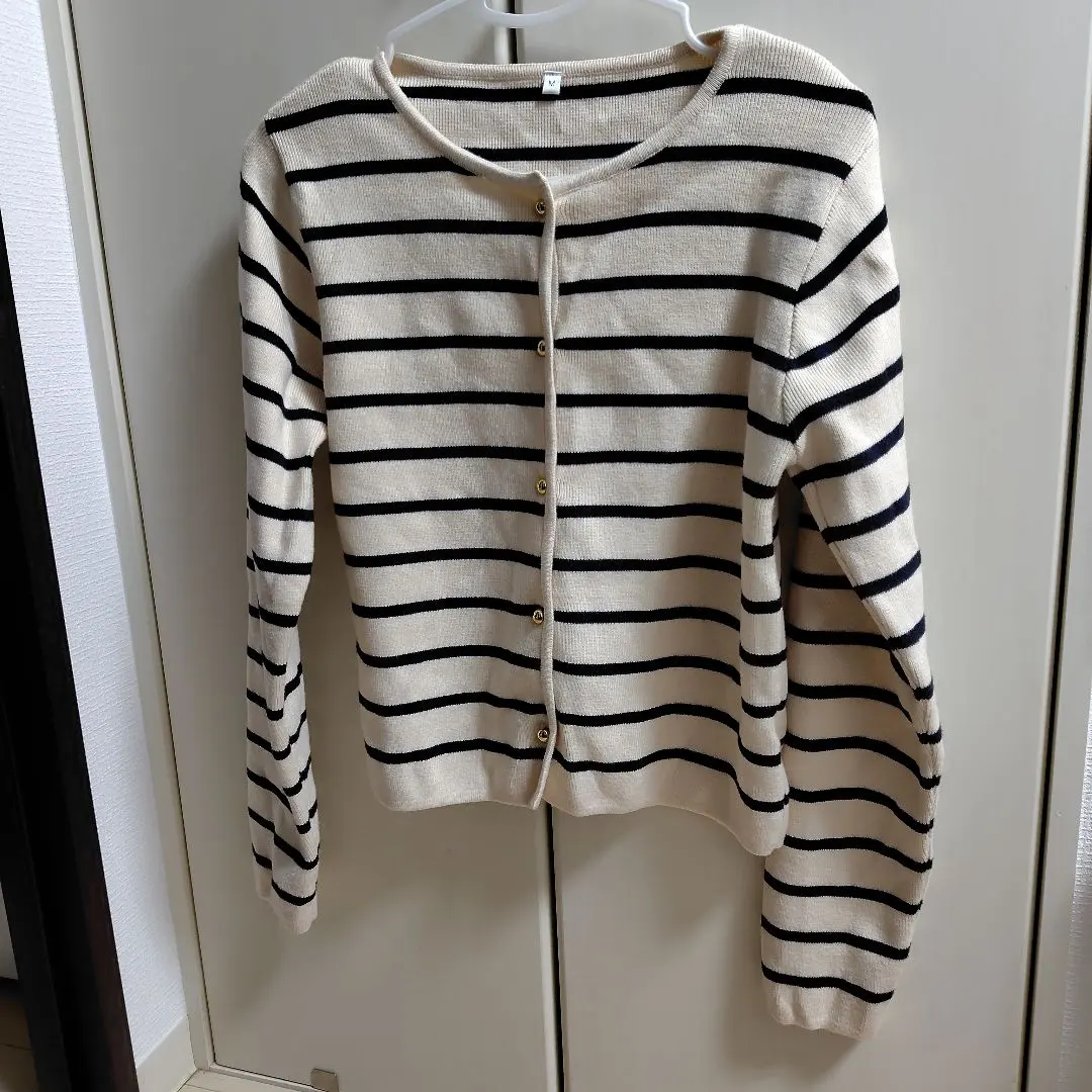 Thumbnail of coca cardigan