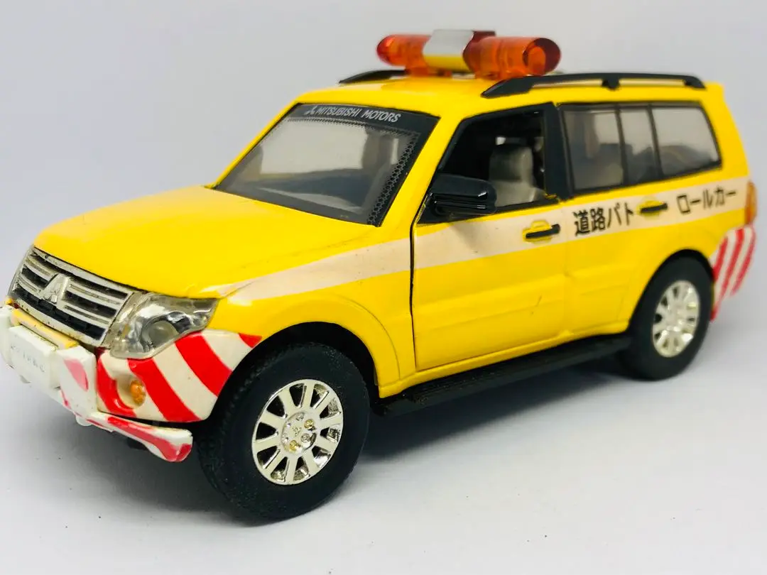 Takara Tomy - 【トミカ】三菱 パジェロ 日本道路公団 パトロールカー【廃番ビンテージミニカー】 Takara Tomy - 【トミカ】三菱 パジェロ 日本道路公団