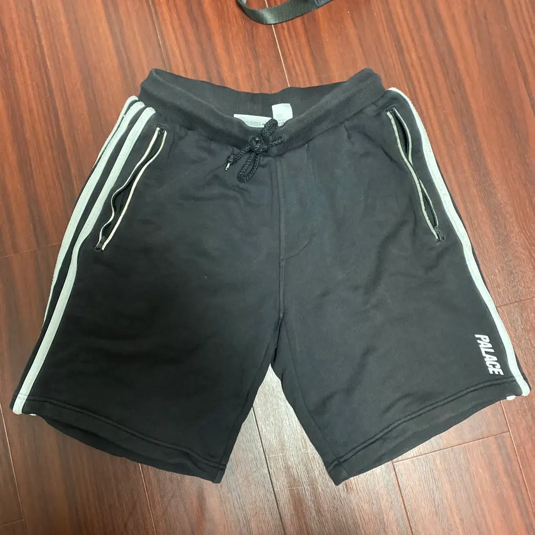 adidas PALACE ホワイトショートパンツ　supreme adidas PALACE ホワイトショートパンツ supreme - メルカリ