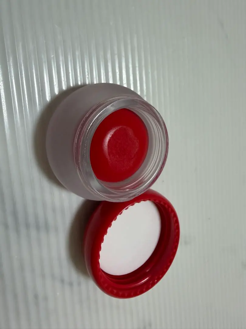 fwee 菲麗 腮紅&唇頰兩用柔霧慕斯 RD01 的縮圖